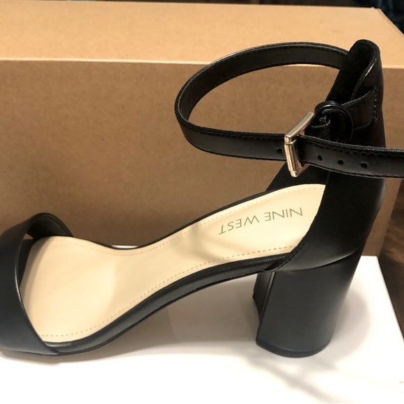 Nine West Black Strap Sandy3 Sandals block heel 9M- NEW - Picture 3 of 7